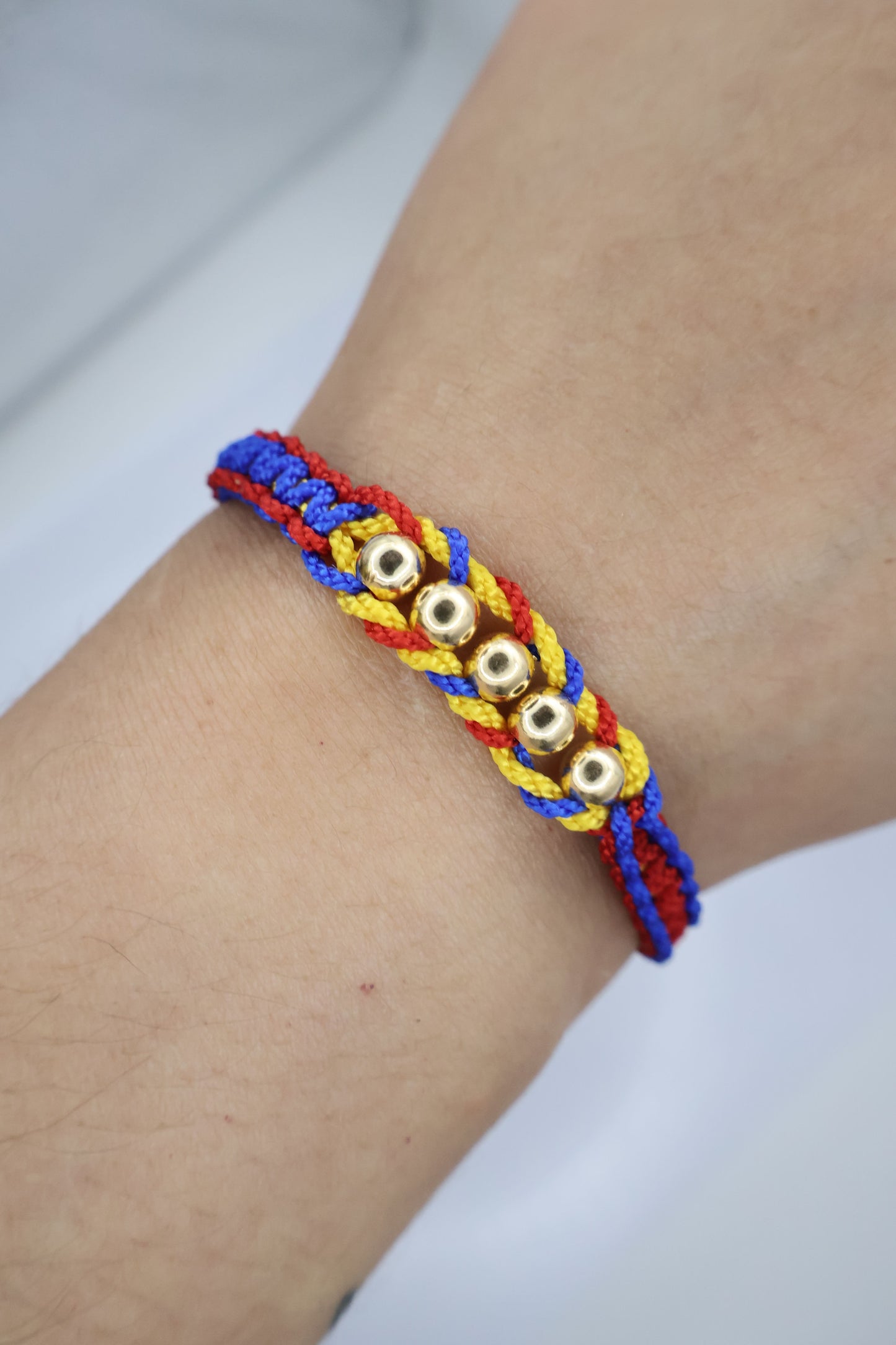 Tricolor macrame