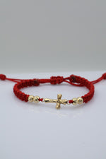 Cruz tallada roja